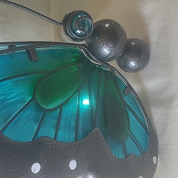 Solar Powered Butterfly - Picture 4 of 5